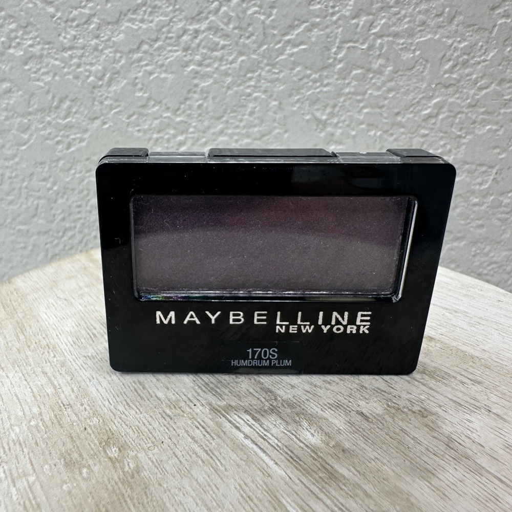 $3 🌙 Maybelline Expert Eyeshadow Humdrum Plum NEW‎ FULL SZ
